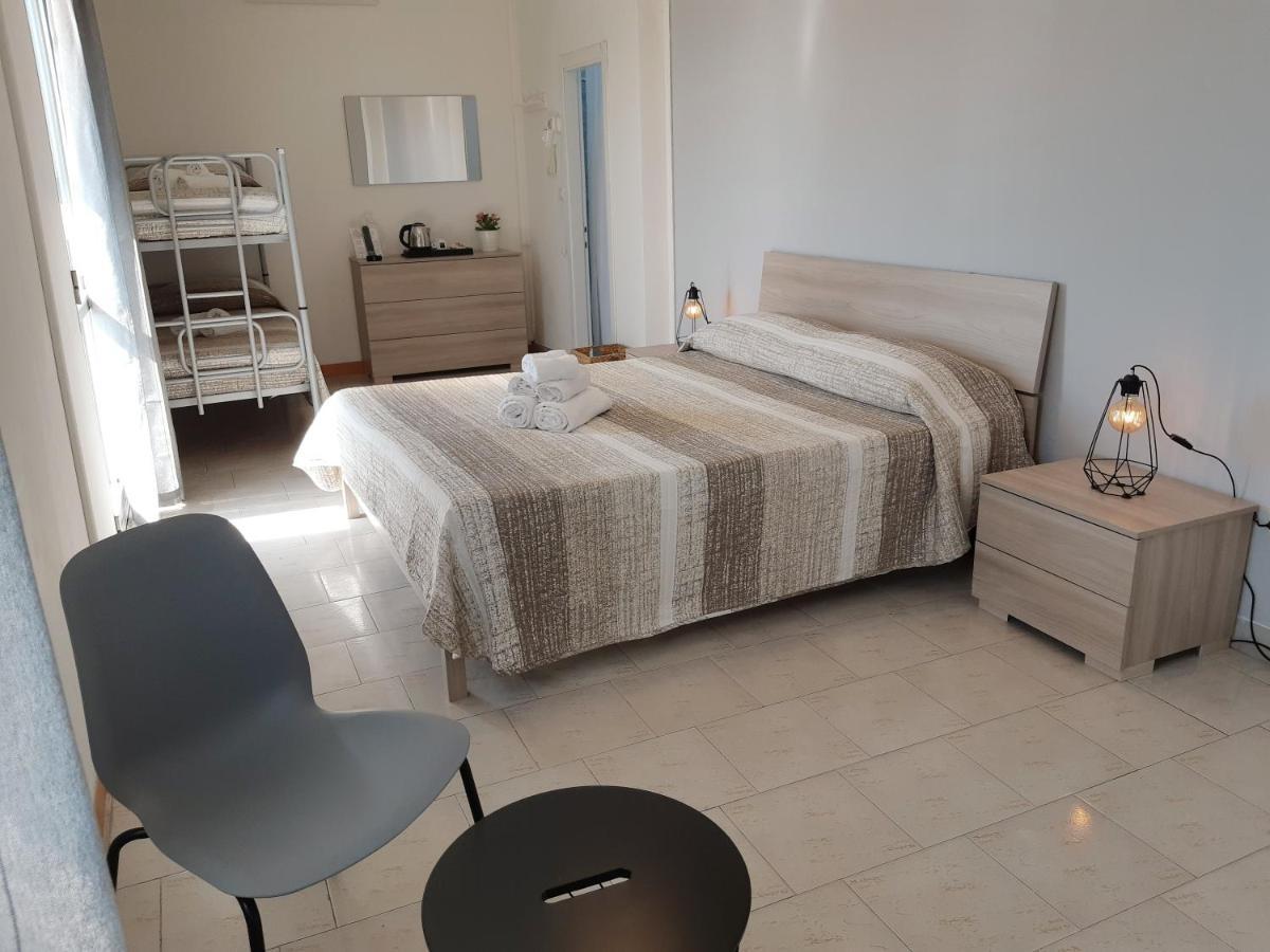 Hotel Mara Rimini Buitenkant foto