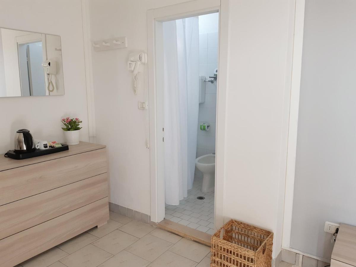 Hotel Mara Rimini Buitenkant foto