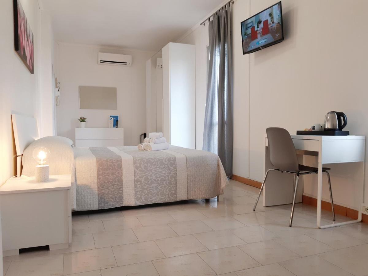 Hotel Mara Rimini Buitenkant foto
