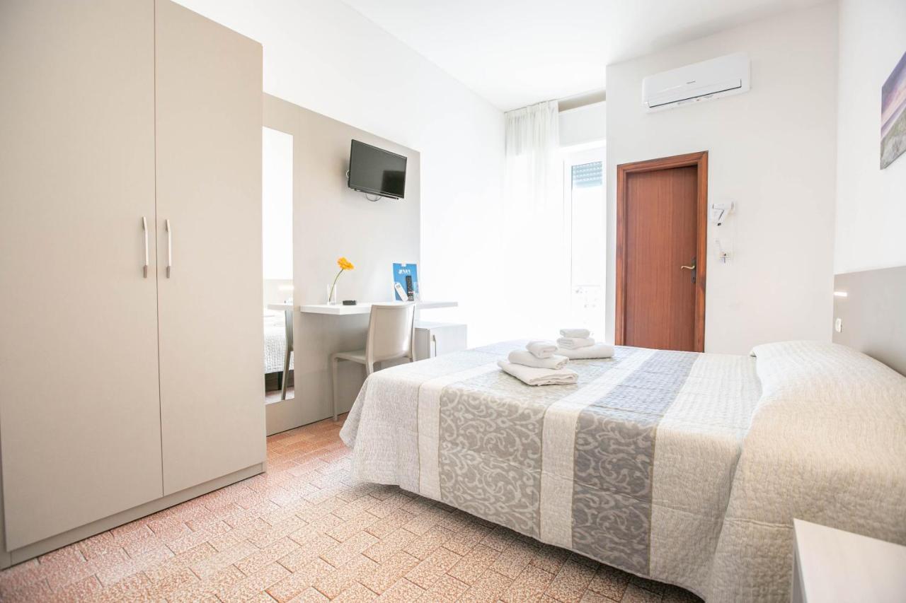 Hotel Mara Rimini Buitenkant foto