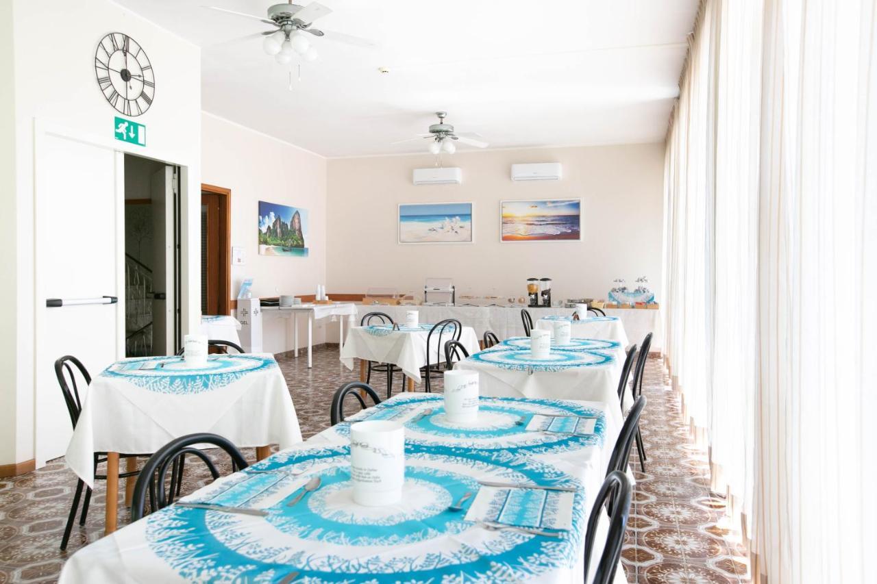 Hotel Mara Rimini Buitenkant foto