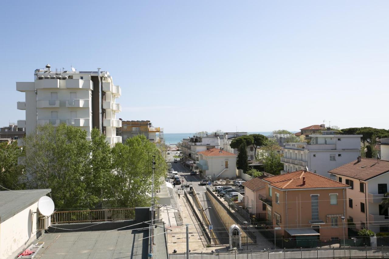 Hotel Mara Rimini Buitenkant foto