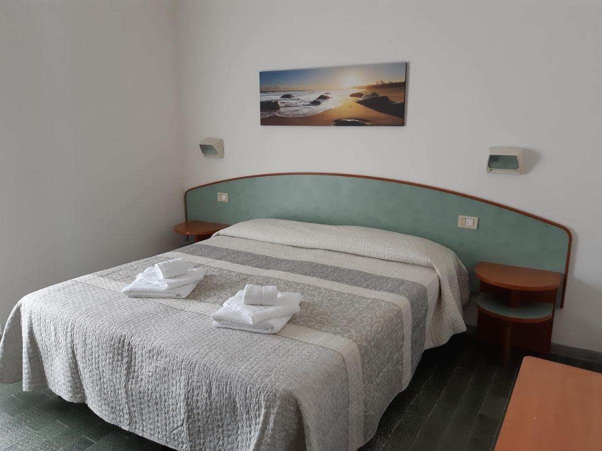 Hotel Mara Rimini Buitenkant foto
