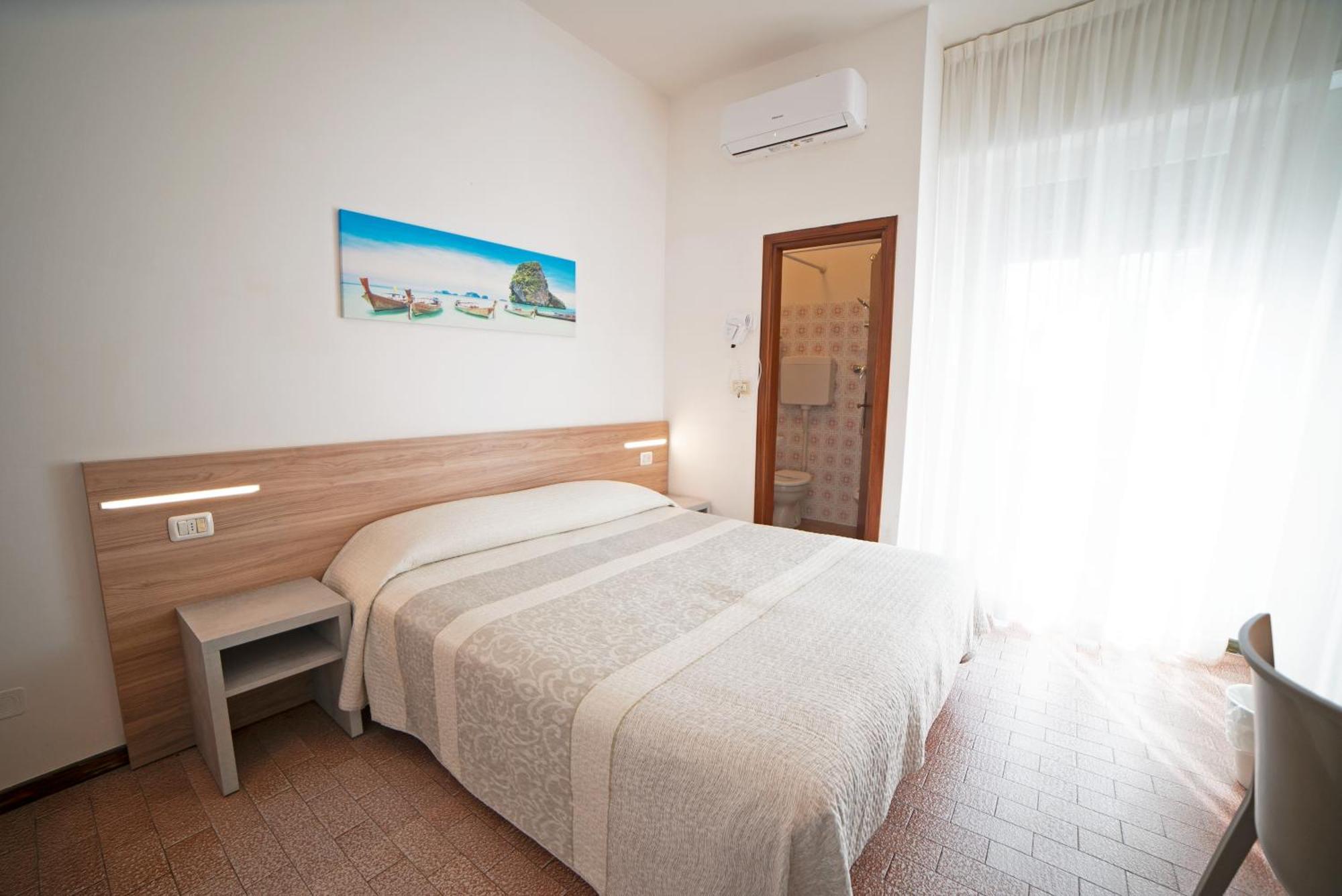 Hotel Mara Rimini Buitenkant foto