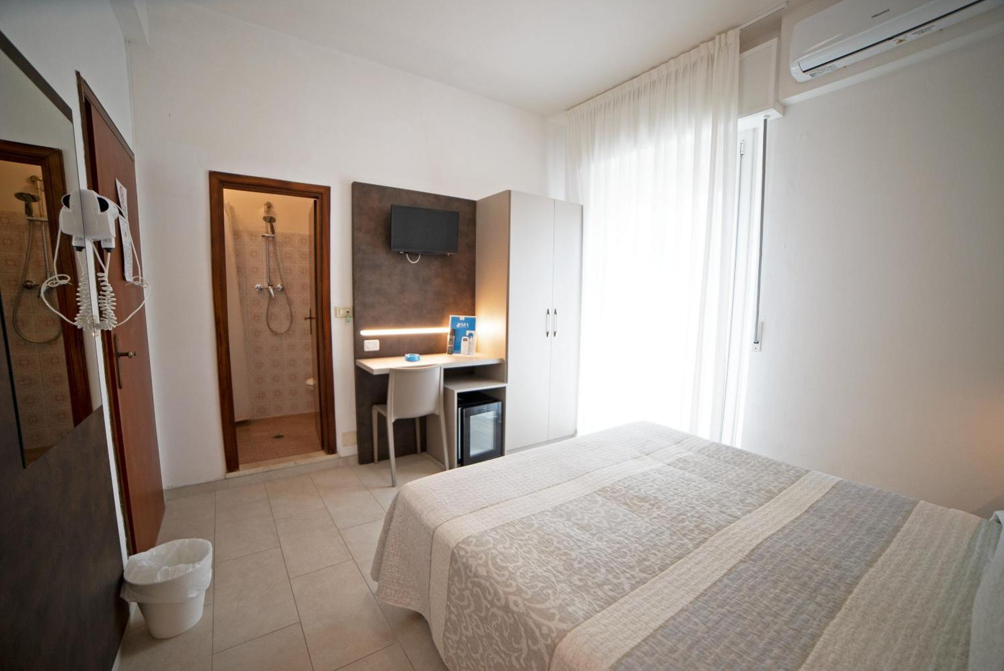 Hotel Mara Rimini Buitenkant foto
