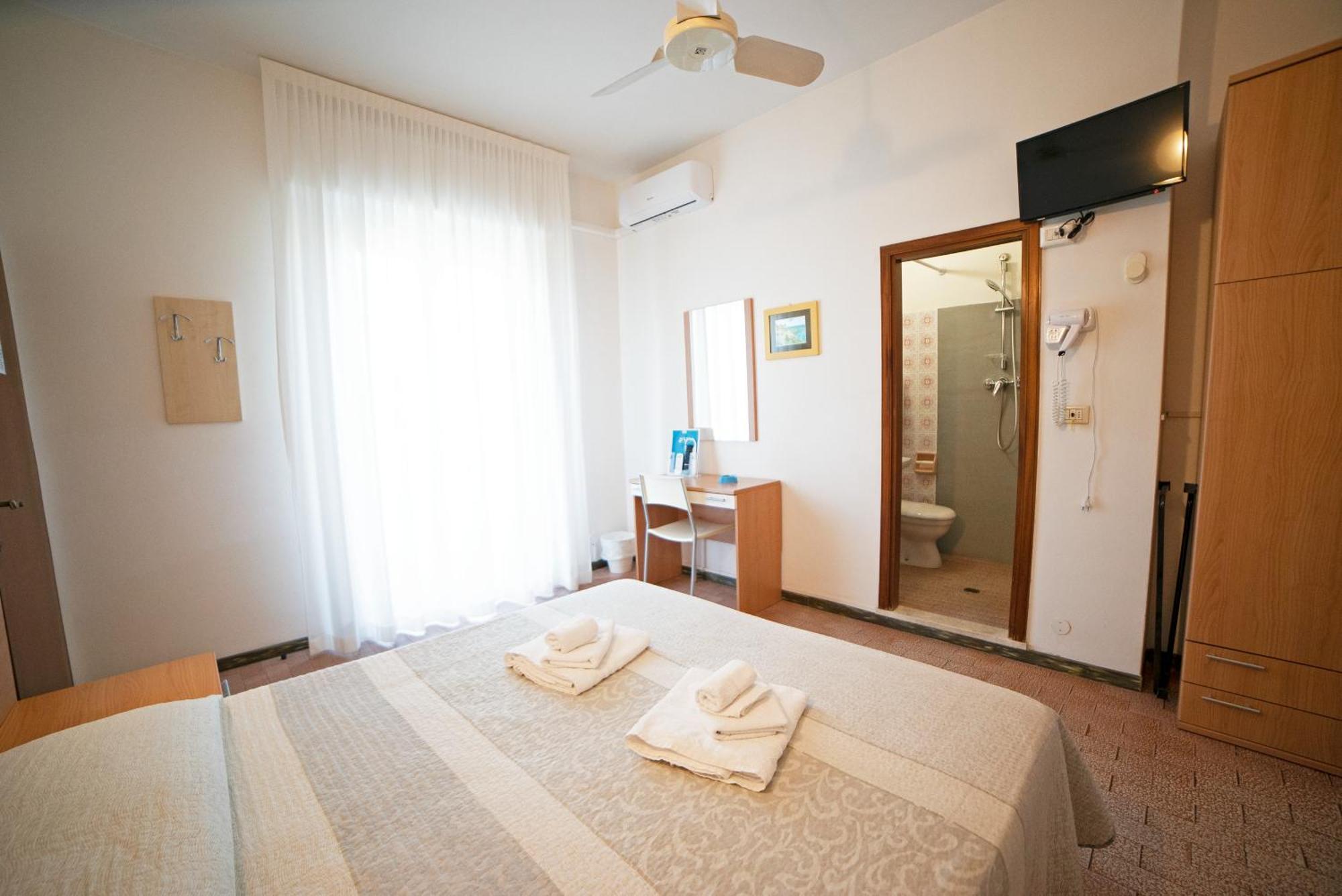 Hotel Mara Rimini Buitenkant foto