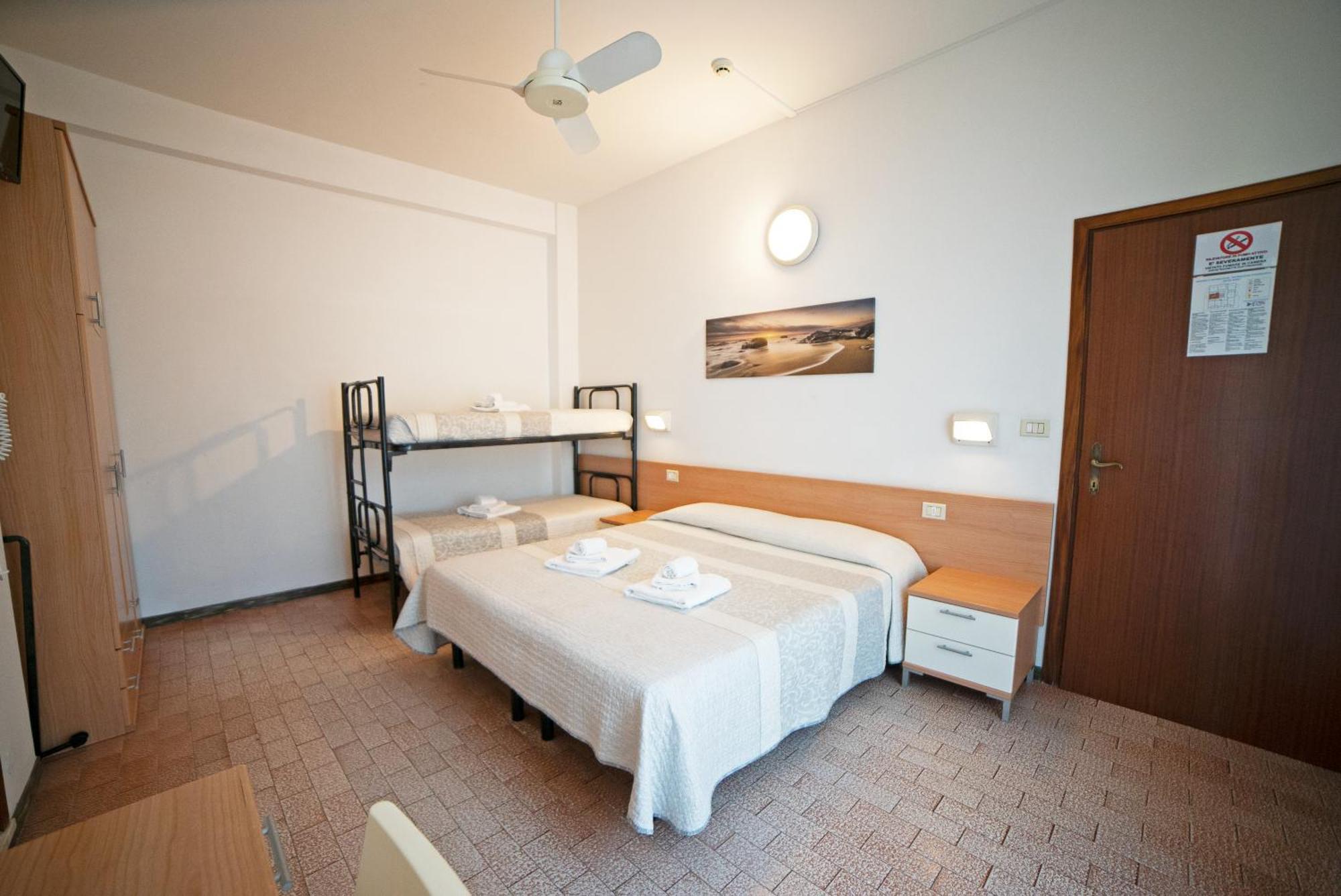 Hotel Mara Rimini Buitenkant foto