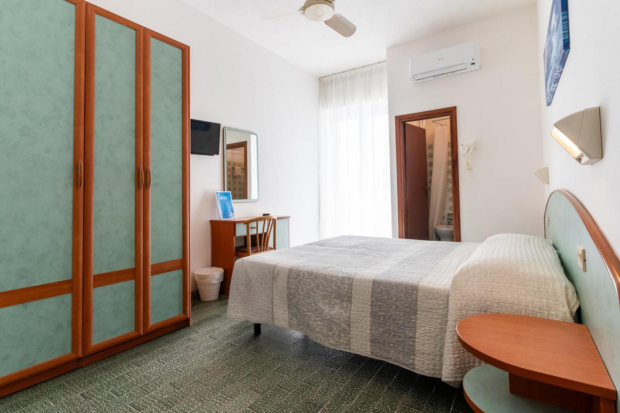 Hotel Mara Rimini Buitenkant foto
