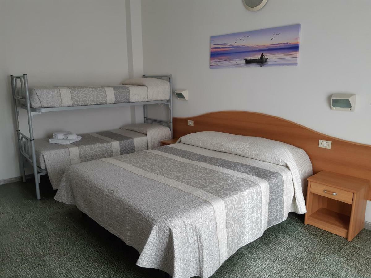 Hotel Mara Rimini Buitenkant foto